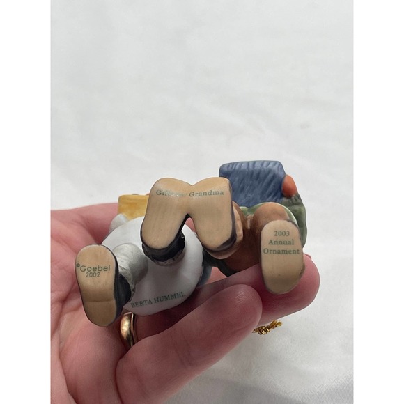 Goebel 2003 Annual Ornament - Picture 8 of 10